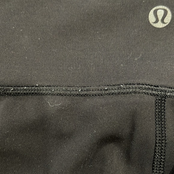 Black Lululemon Wunder Unders - size 2 - Picture 4 of 5